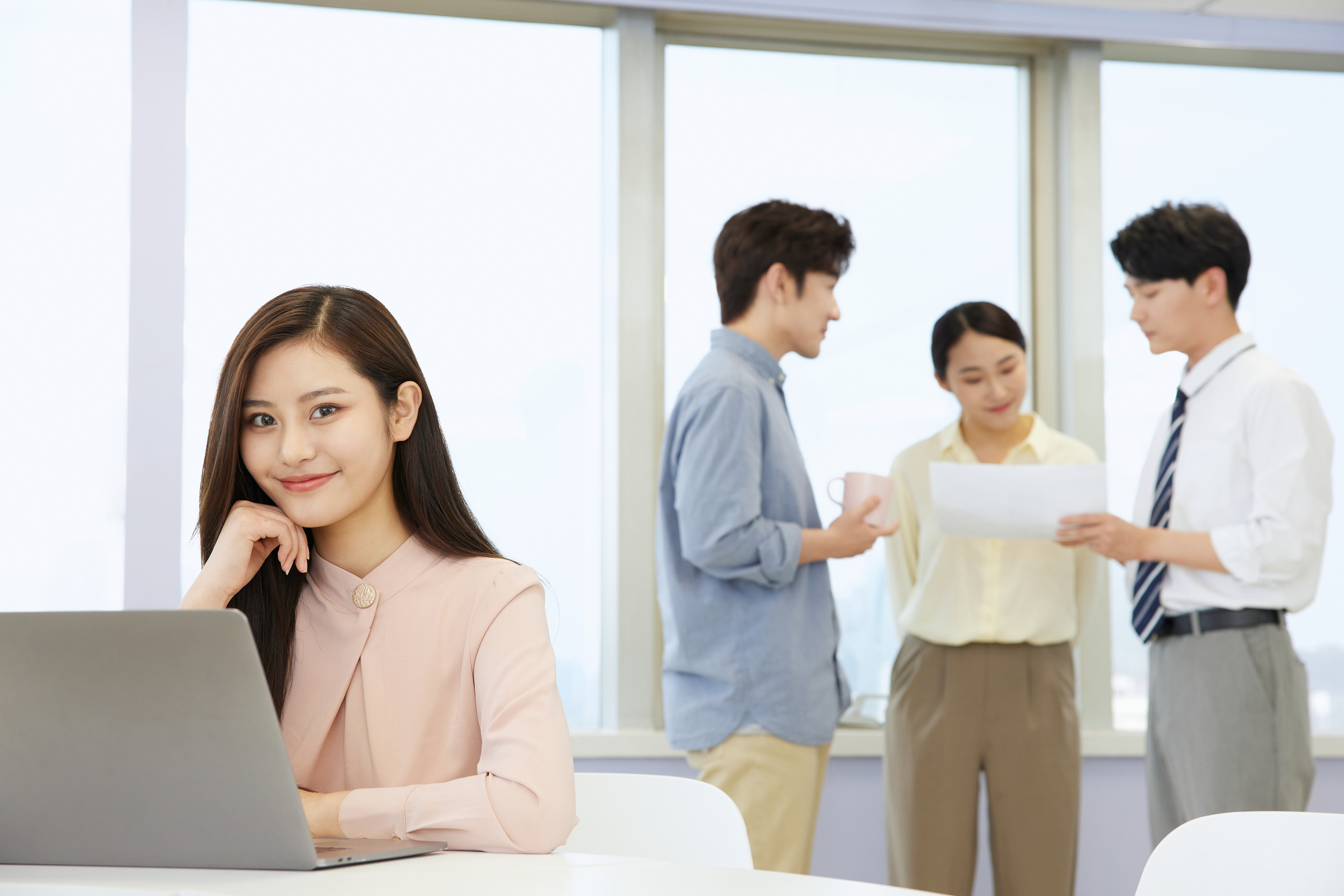 专注于全球化人才与专业服务体系的运营与管理。